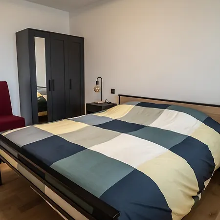 Apartment B³/ 201 *